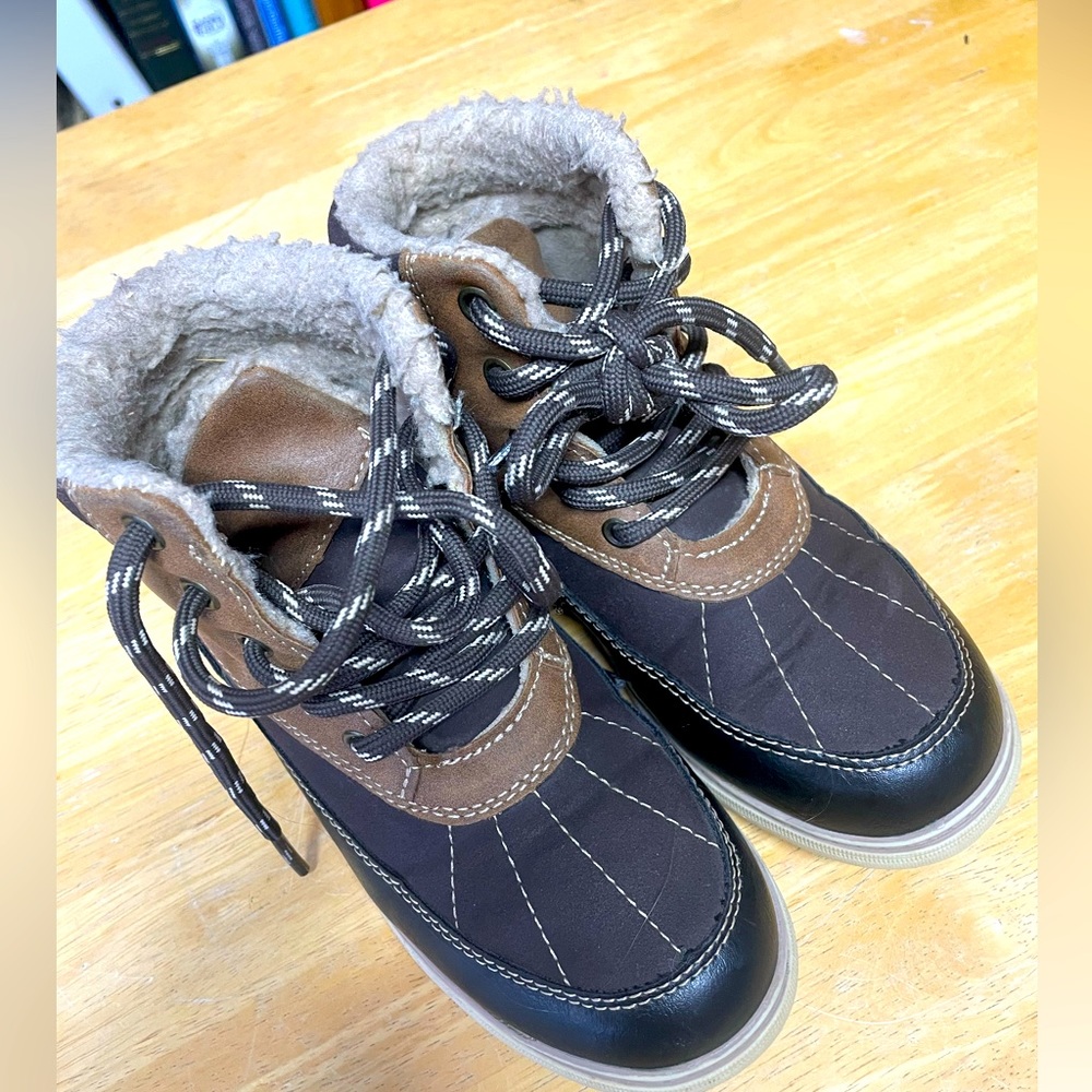 Boys boots